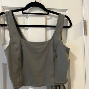 Lululemon scoop neck cropped tank top